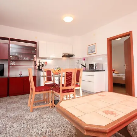 Azuro Apartament Sukošan